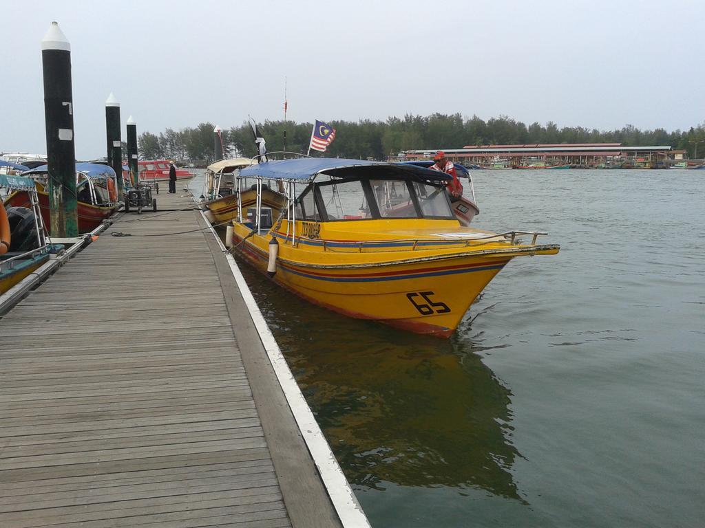 Iz Budget Kampung Kuala Besut Luaran gambar